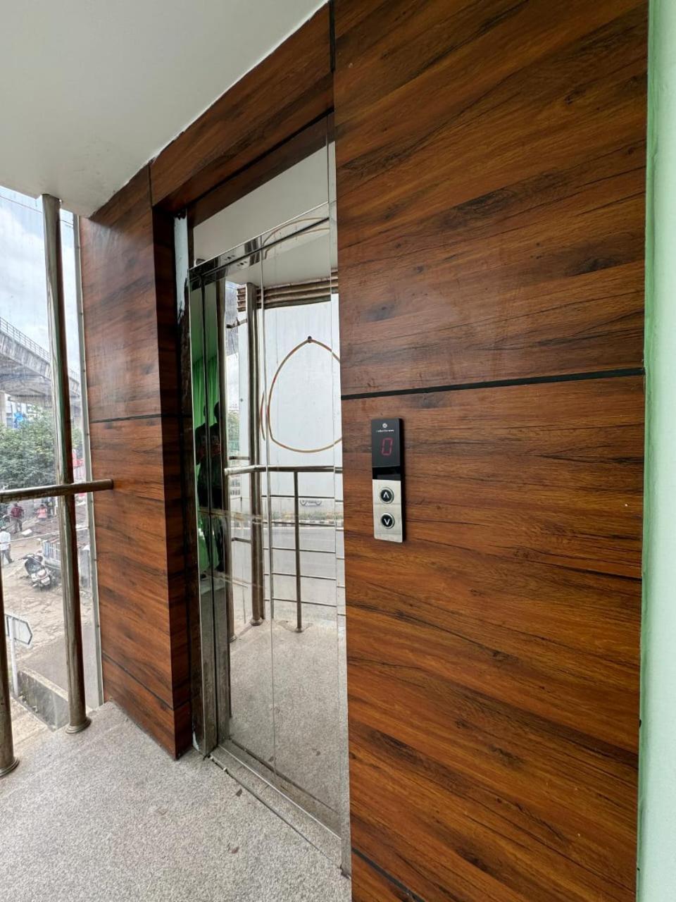 Amsher Suit Lulu Mall Road Hotel Kochi Luaran gambar
