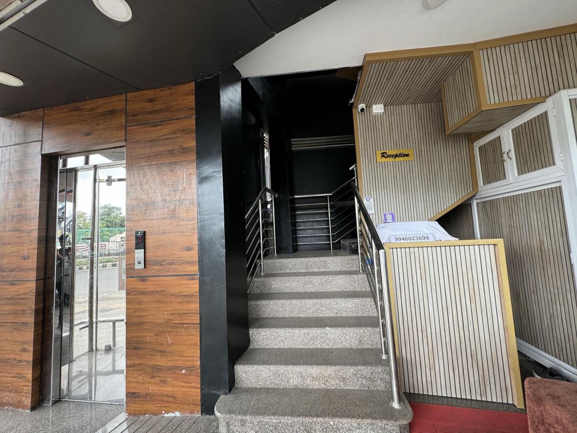 Amsher Suit Lulu Mall Road Hotel Kochi Luaran gambar
